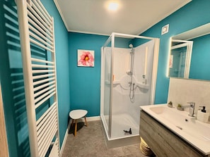 House | Bathroom - Holiday Home With Garden in Sankt Vith (Sankt-Vith)