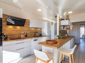 Fridge, microwave, oven, dishwasher - Port de la Gavine I by Interhome (Hyères)