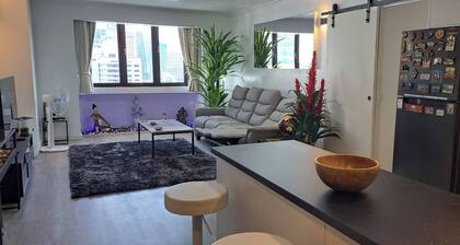 Stylish New Condo in Nana