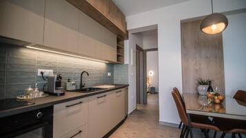 Superior Villa, Balcony, Courtyard View | Private kitchen