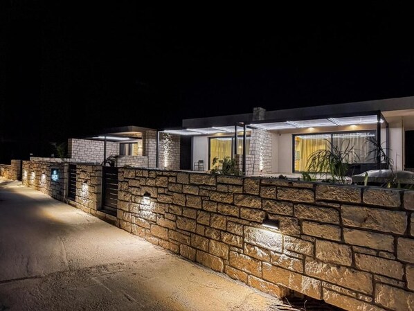 Front of property - Gialos Villas Paleochora (Gialos)