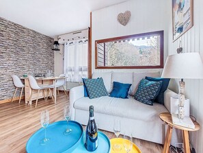 TV - Le Diorama by Interhome (Saint Gervais)