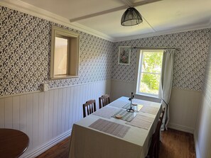 Dining - The Cottage - Riversdale Beach (Riversdale Beach)