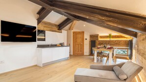 TV - Casa Greta by Interhome (Madesimo)