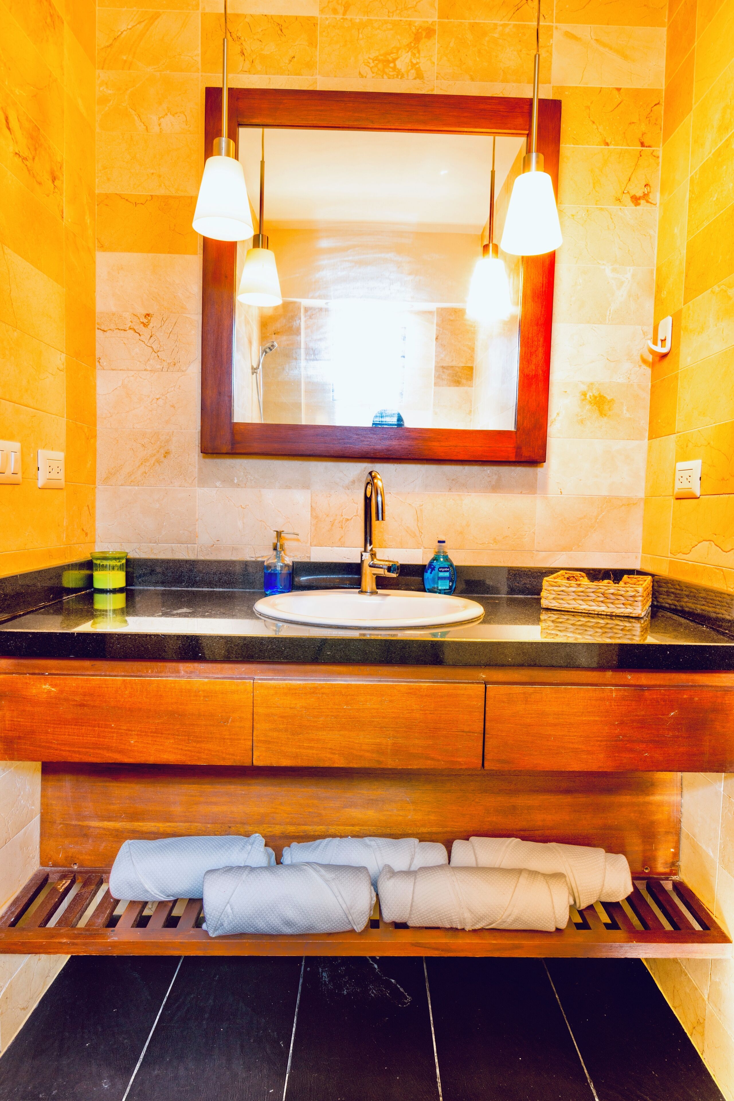 Basic Apartment, 2 Bedrooms, Non Smoking, Air conditioning | Bathroom