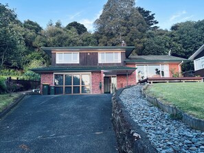 Exterior - Holiday Home In Red Hill Papakura Auckland With Beautiful Views (Papakura)