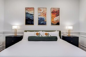 4 Schlafzimmer, Schreibtisch, Bügeleisen/Bügelbrett, Reisekinderbett