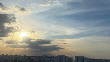 Luxury Studio Suite, City View | Terrace/patio
