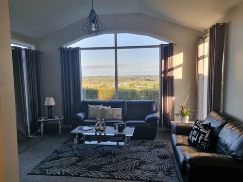 Far North holiday base with panoramic coastline outlook and comfy sleepout