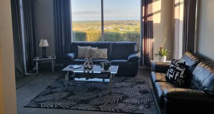 Far North holiday base with panoramic coastline outlook and comfy sleepout