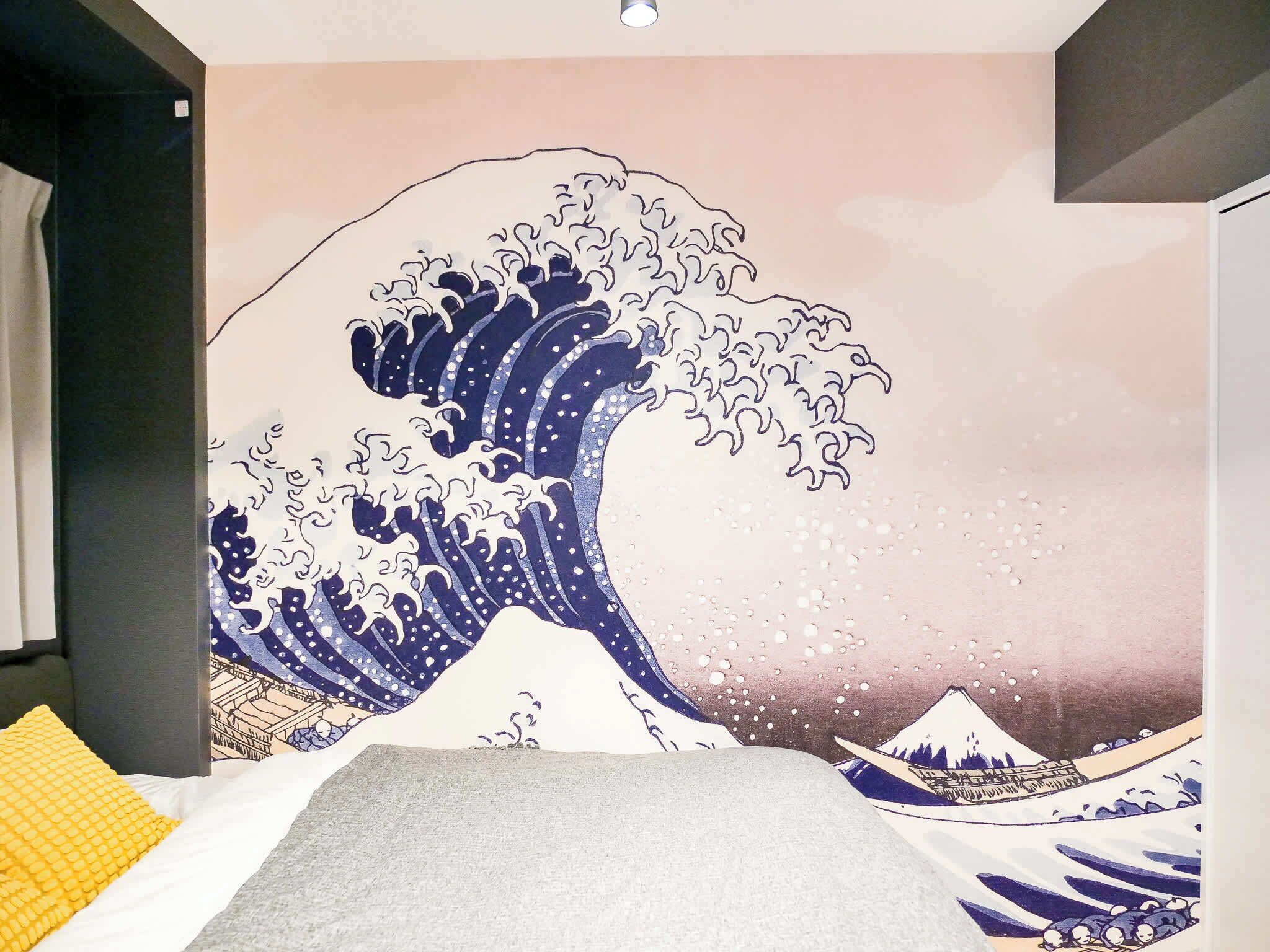 Tabla de planchar con plancha, wifi y ropa de cama 