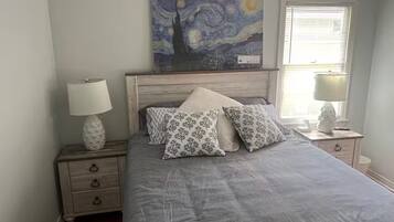 Iron/ironing board, WiFi, bed sheets