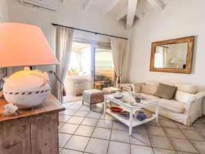 TV - Castagno by Interhome (Golfo Aranci)