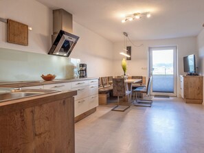 Fridge, microwave, oven, dishwasher - Apartment Josef by Interhome (Fügen)