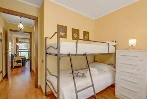 Bunk Bed - Appartamento Tracce Di Neve with Parking for 4, Sestriere, Italy (Sestriere)