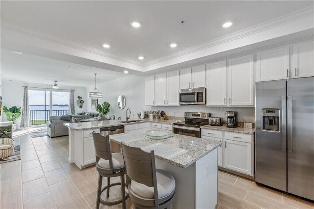 Micro-ondes, four, plaque de cuisson, lave-vaisselle