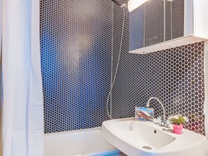 Bathroom - Apartment Topaze by Interhome (Saint Gervais)