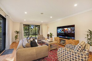 Smart TV, books, stereo