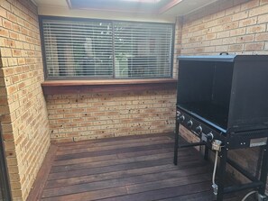 Property grounds - Big familly home in heart of Mittagong.Close to everything.Plenty of parking. (Mittagong)