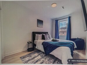 Desk, iron/ironing board, free WiFi, bed sheets - Fells Point waterfront 7 bedrooms and 4Bathrooms getaway (Baltimore)