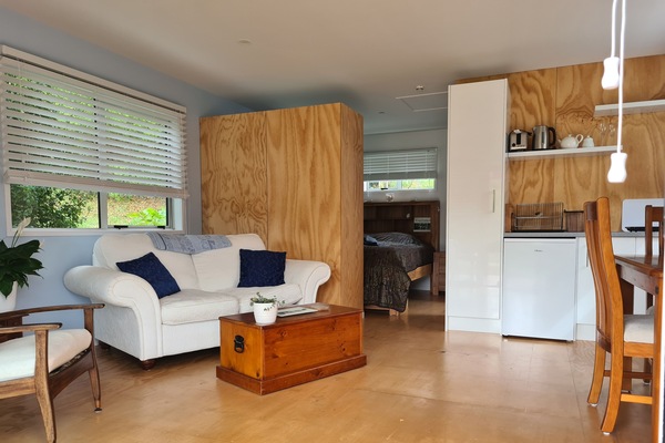 Fernseher, BĂŒcher, Stereoanlage