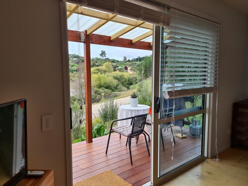 Modern & cosy Motueka Valley studio