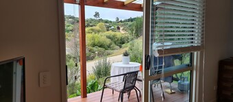 Modern & cosy Motueka Valley studio