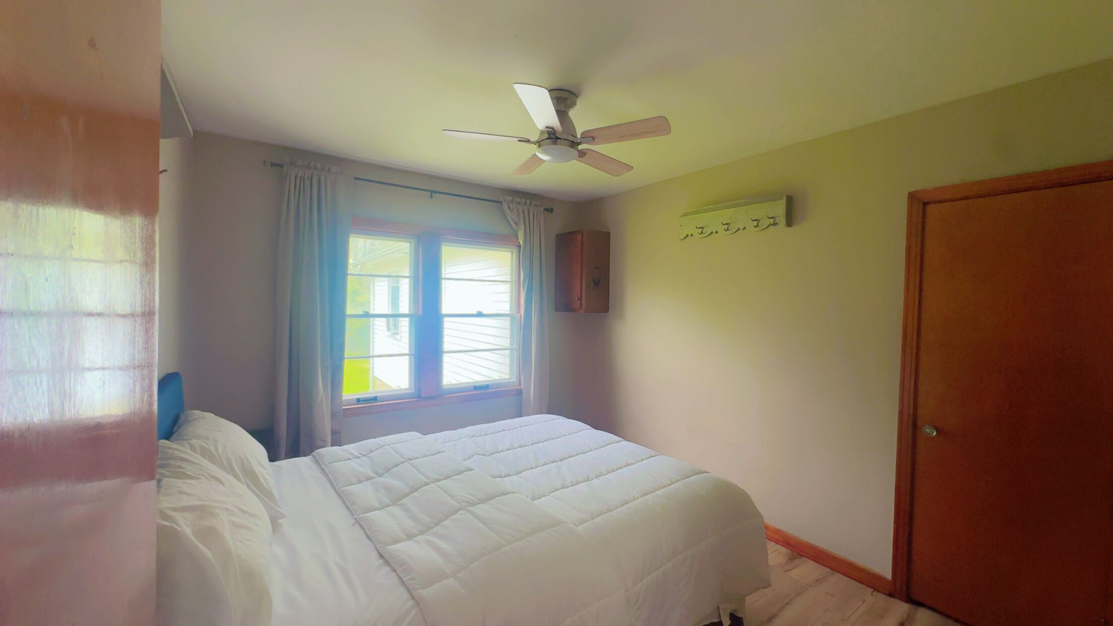3 habitaciones, tabla de planchar con plancha y wifi gratis 