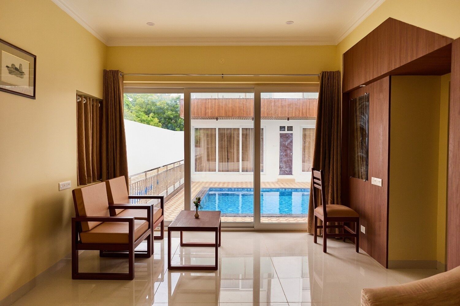 Familien-Suite, Nichtraucher, Poolblick | Wohnbereich