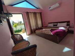 Desk, laptop workspace, soundproofing, free WiFi - Rajaji Retreat Resort (Ganga Bhogpur Talla)