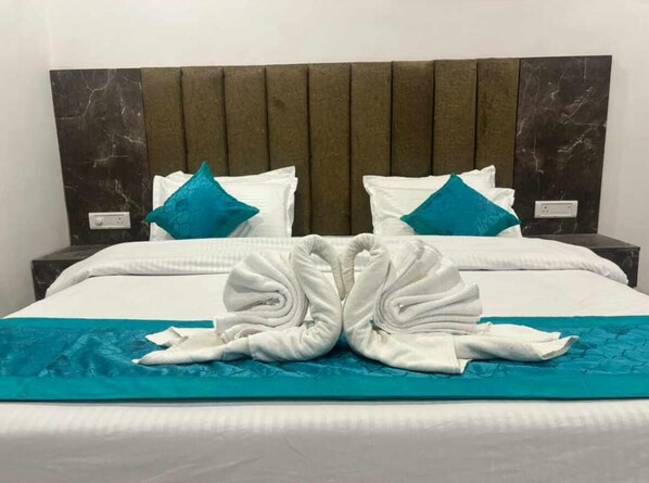 Superior Room, Balcony, Garden View | Desk, laptop workspace, soundproofing, free WiFi - Rajaji Retreat Resort (Ganga Bhogpur Talla)