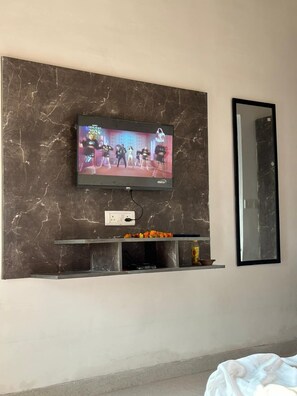 Superior Room, Balcony, Garden View | Desk, laptop workspace, soundproofing, free WiFi - Rajaji Retreat Resort (Ganga Bhogpur Talla)