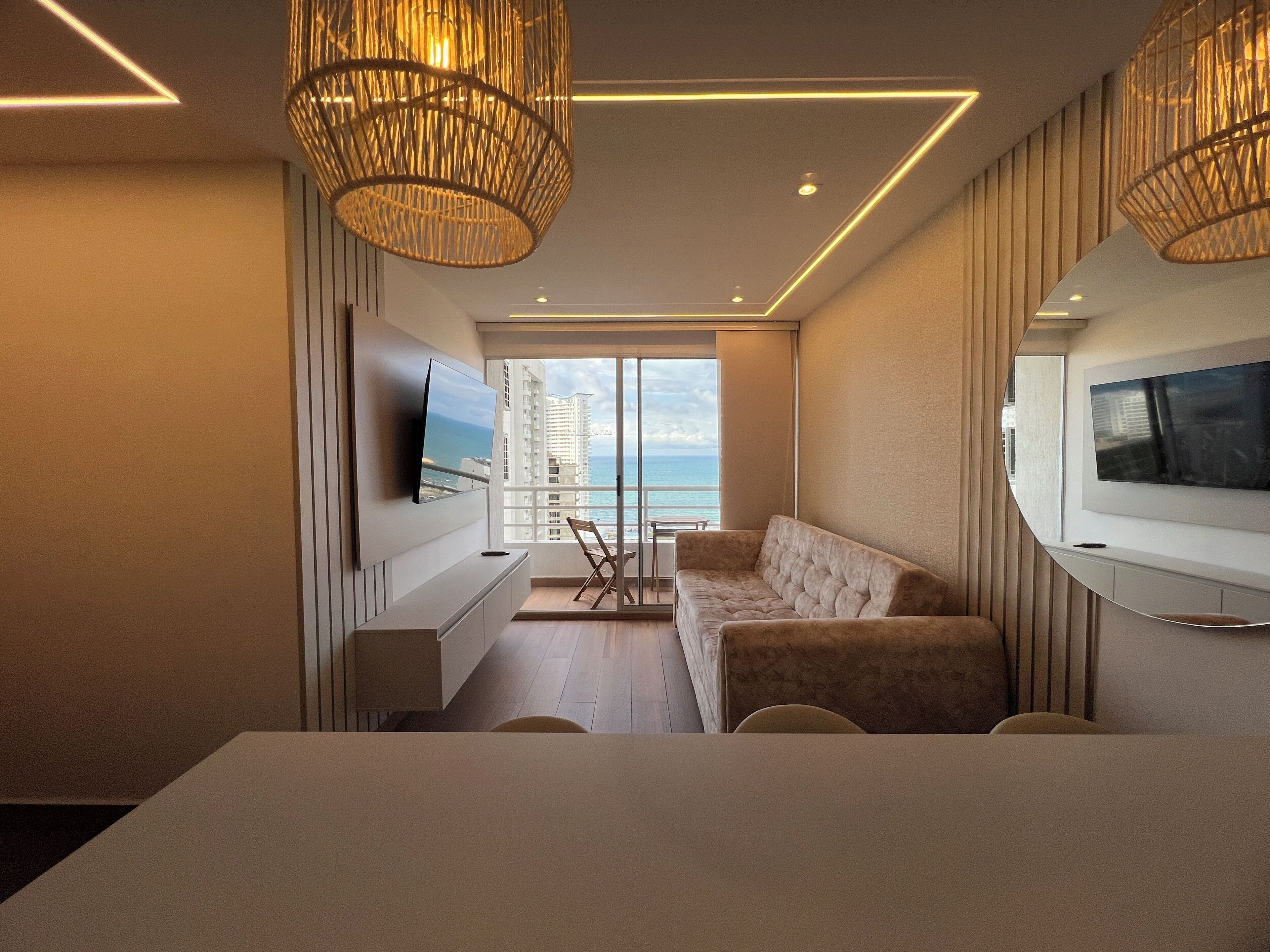 Smart TV, music library