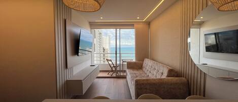 Smart TV, music library