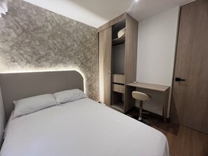 3 bedrooms, iron/ironing board, WiFi, bed sheets - Lujoso  Apartamento , a pasos de la playa y del Centro historico de Cartagena (Cartagena de Indias)