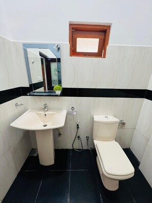 Deluxe-Doppelzimmer, Gartenblick | Badezimmer