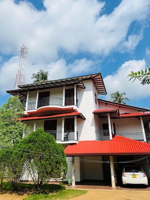 Exterior - Yala Mangora Inn   (Tissamaharama)