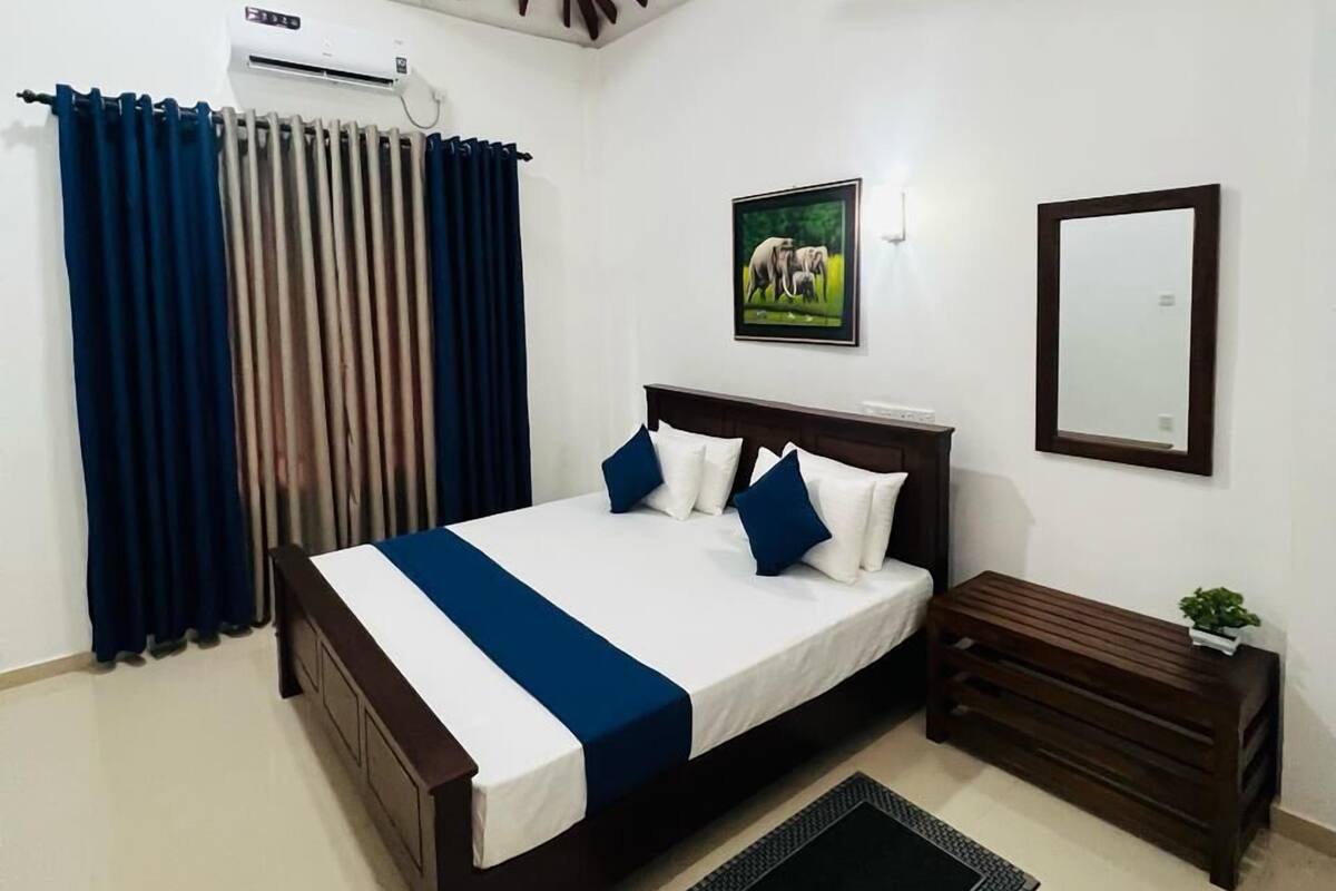 Deluxe Double Room, Garden View | Iron/ironing board (on request)