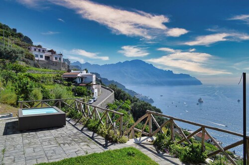 Antico Sogno 8 exclusive property with jacuzzi and parking space near Amalfi