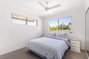 Fer et planche à repasser, Wi-Fi, draps fournis