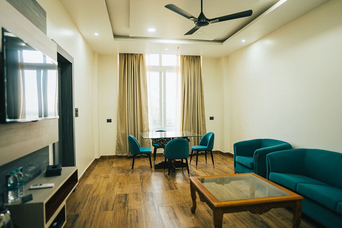 In-room safe, desk, iron/ironing board, free WiFi