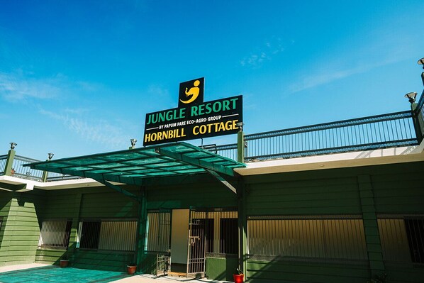 In-room safe, desk, iron/ironing board, free WiFi - Papumpare Jungle Resort (Papumpare)