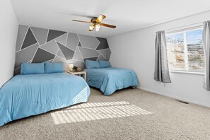 Desk, travel crib, free WiFi, bed sheets