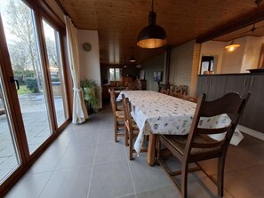 تناول الطعام