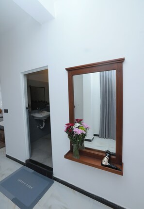 Deluxe Triple Room, Balcony, Mountain View - Ivory Canopy resort (Ella)