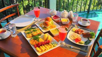 Daily continental breakfast for a fee