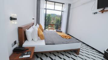 Deluxe Double Room, Balcony, Mountain View | Free WiFi