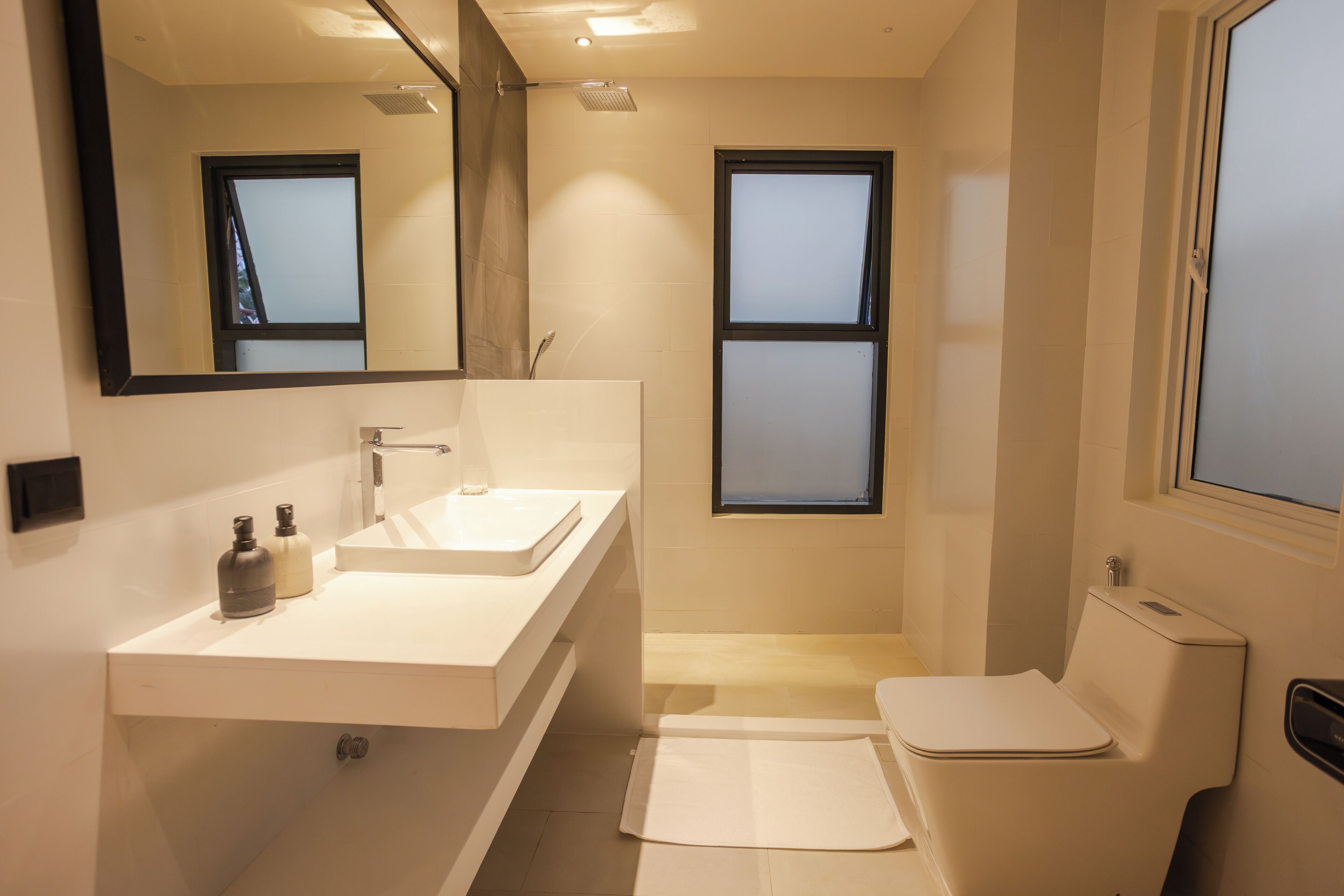 Luxury Double Room | Bathroom | Separate tub and shower, hair dryer, towels, shampoo