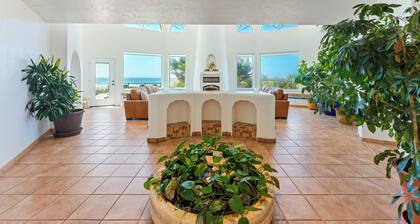 Beachfront, deck, hot tub, sauna, dog-friendly, 2026 remodel