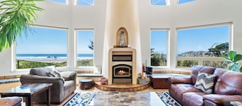Beachfront, hot tub, sauna, dog-friendly, 2026 remodel